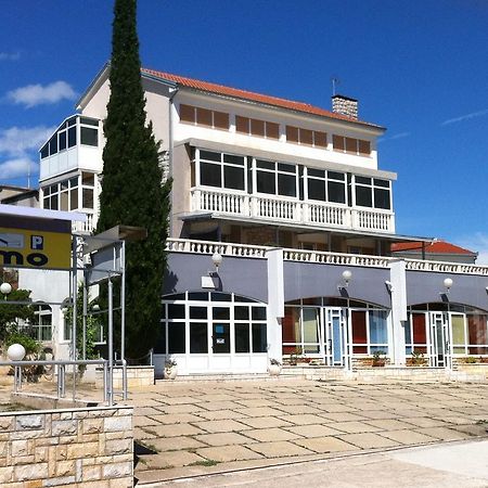 Vila Primo Hotel Primošten Buitenkant foto